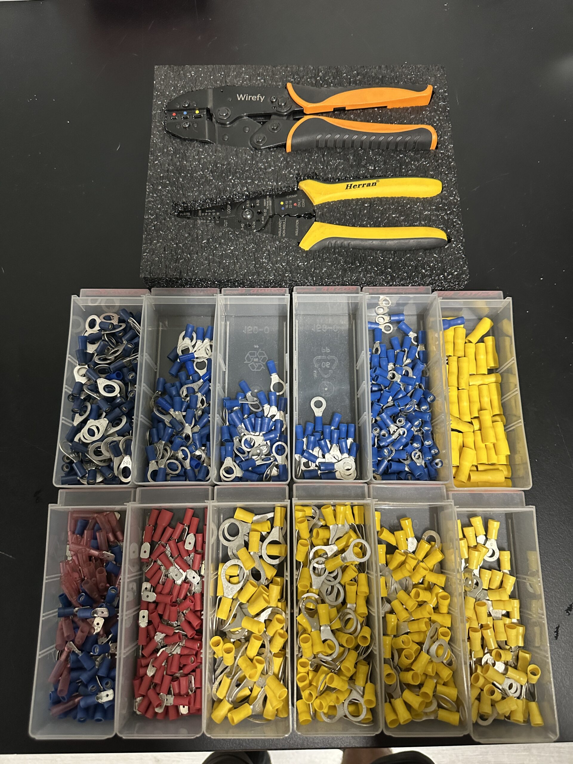 Lot de 2 pinces à sertir avec cosses de différentes tailles
